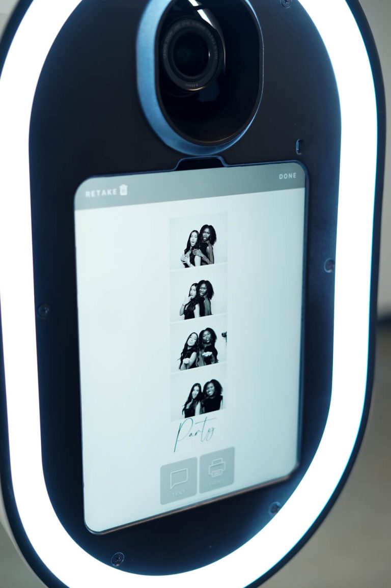 What is the app that takes pictures like a photo booth?